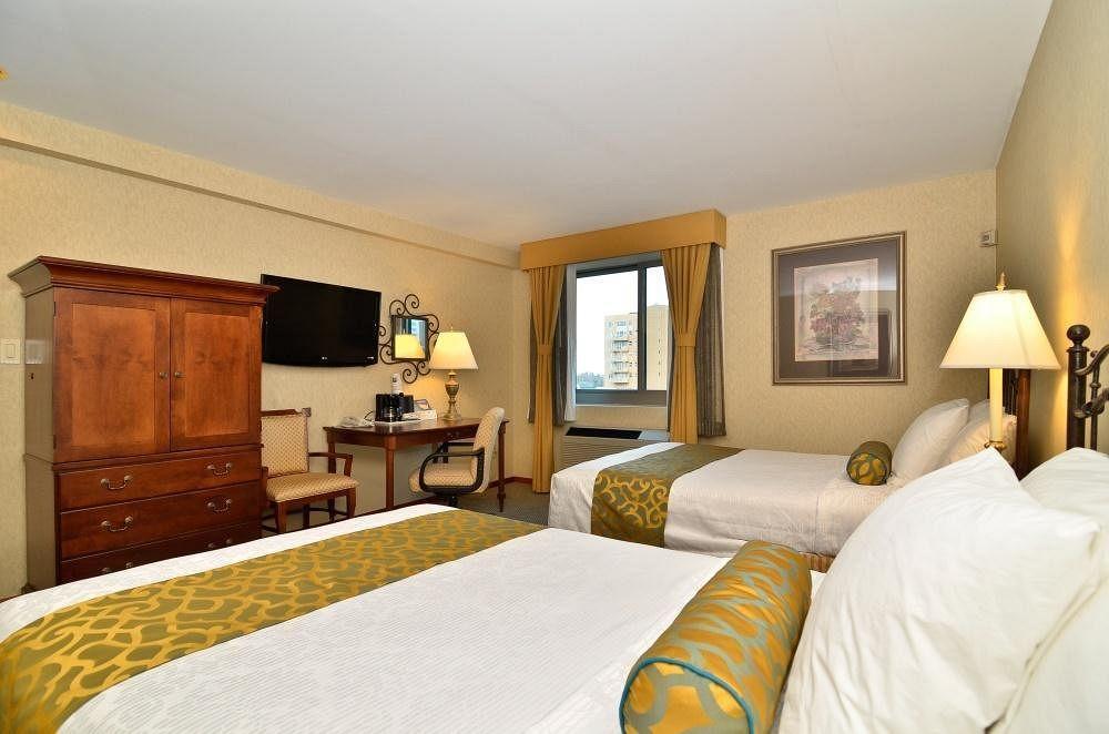 Western Queens Court 3* Nova York